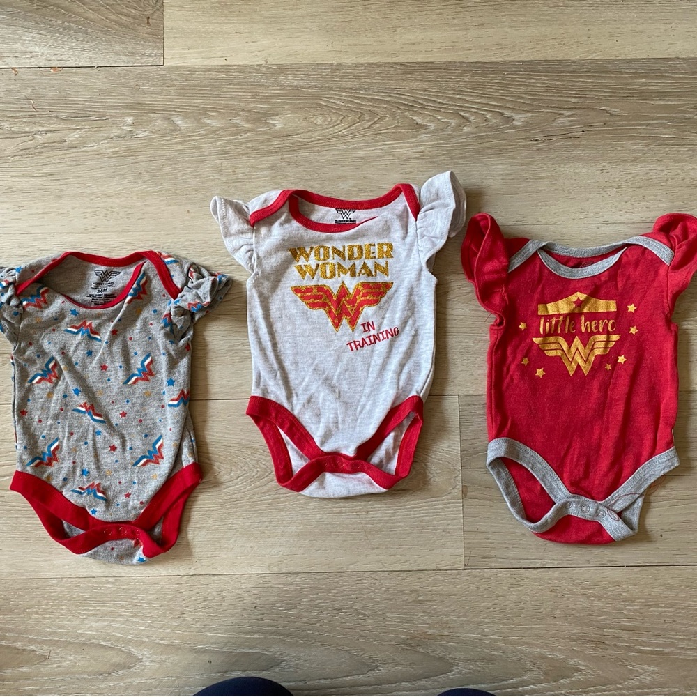 NWOT Baby Girl Sz 3-6m Wonder Woman Themed Ruffle Sleeve One Piece Set - 3 Piece